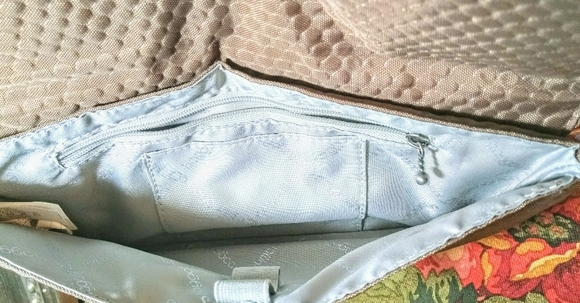 Smooth, Bubble Pattern Wristlet Clutch - Picture 11 of 16